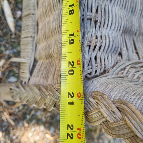 Rattan chairs - Picture 5 of 9